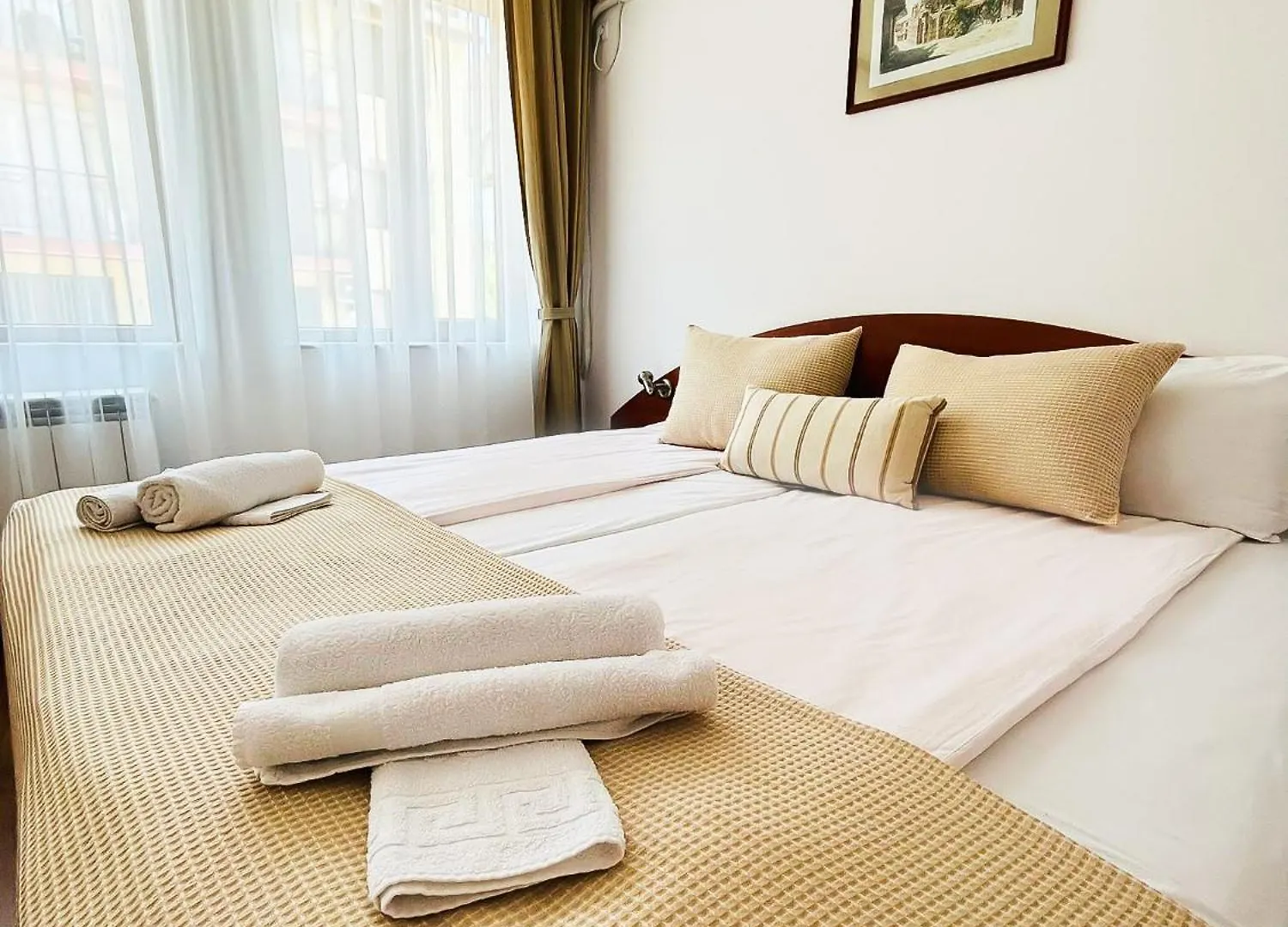 Гостевой дом Family Hotel Helios Солнечный берег